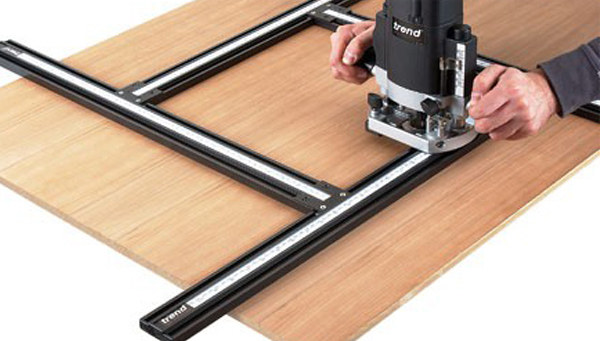 Varijig is a framing jig for a router cutter. It's an adjustable frame jig