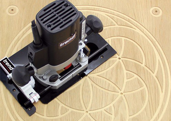 setting the depth of cut on a router