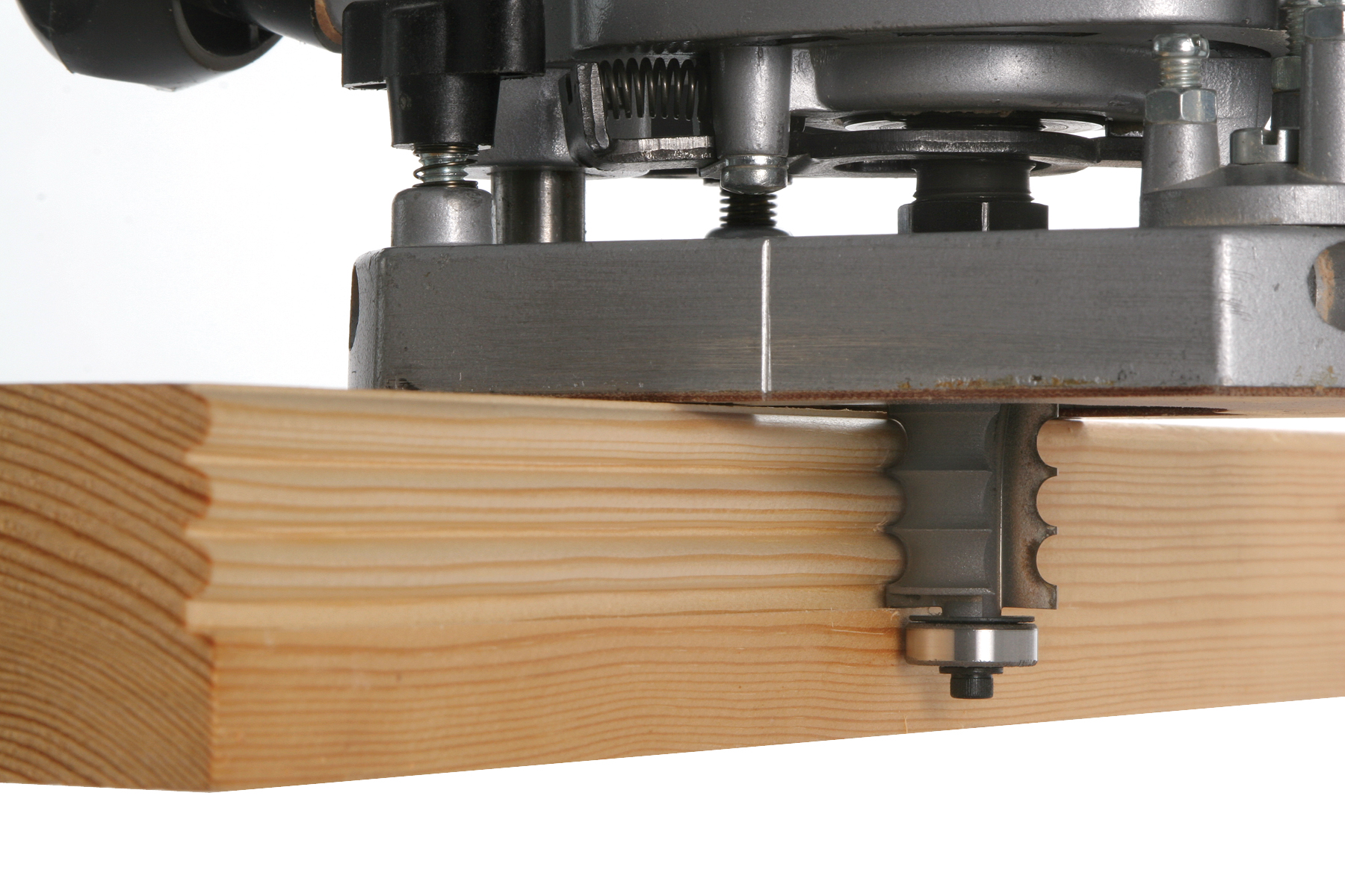 Image showing that bead and router cutters may or may not have a guide
