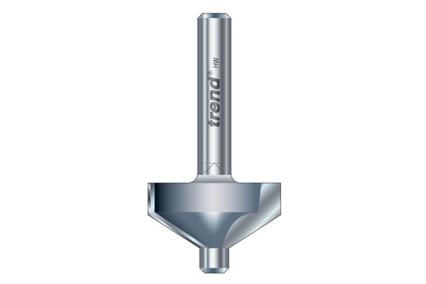 Routing bit with a pin guide 