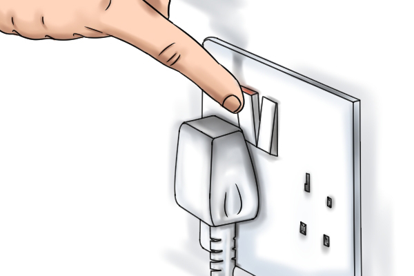 Instruction to switch off and unplug your powertools before changing the blade on your replaceable tip cutter